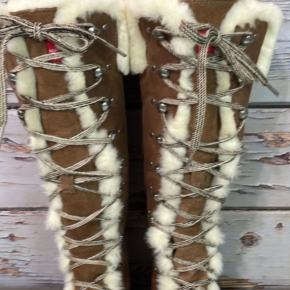 The North Face tall winter boots.​​ - Picture 3 of 12